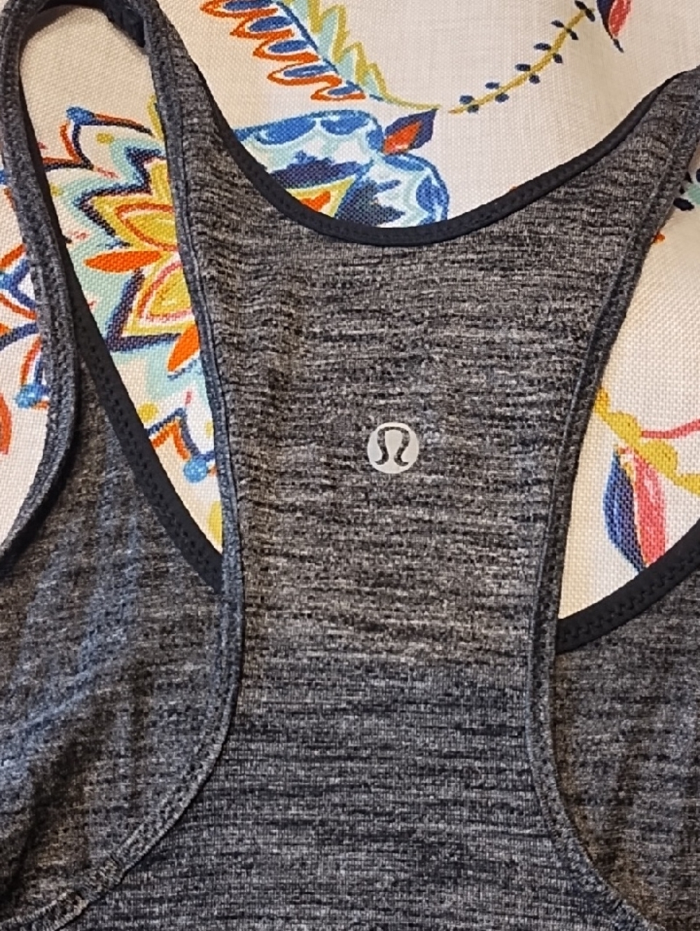 Lululemon 6 Top Lot - Picture 5 of 7